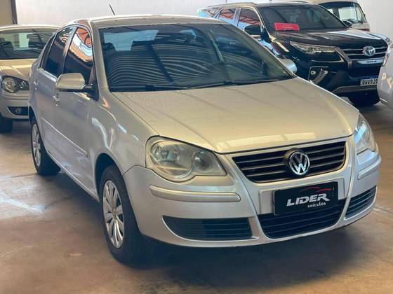 VOLKSWAGEN POLO SEDAN 1.6 MI 8V FLEX 4P MANUAL VOLKSWAGEN POLO SEDAN 1.6 MI 8V FLEX 4P MANUAL